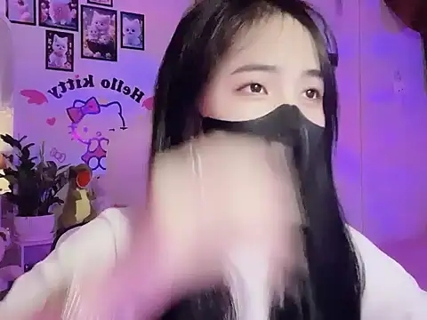 Snapshot of keelinnn19 chatting on 8, 10, 2025 keelinnn19 online show from 8, 10, 2025