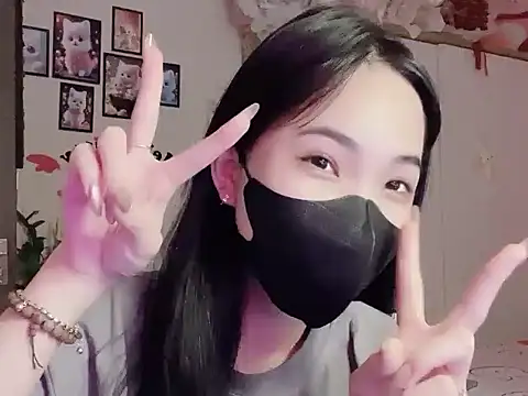 Snapshot of keelinnn19 chatting on 17, 10, 2025 keelinnn19 online show from 17, 10, 2025