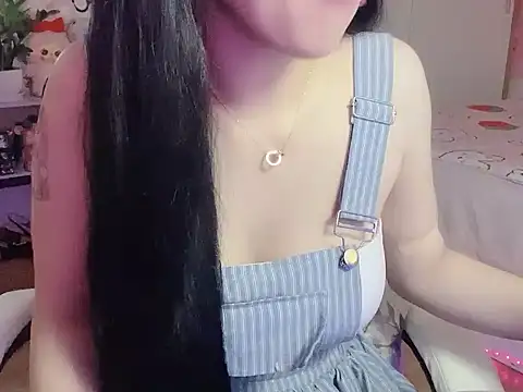 Snapshot of keelinnn19 chatting on 21, 10, 2025 keelinnn19 online show from 21, 10, 2025