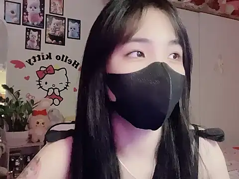 Snapshot of keelinnn19 chatting on 8, 11, 2025 keelinnn19 online show from 8, 11, 2025