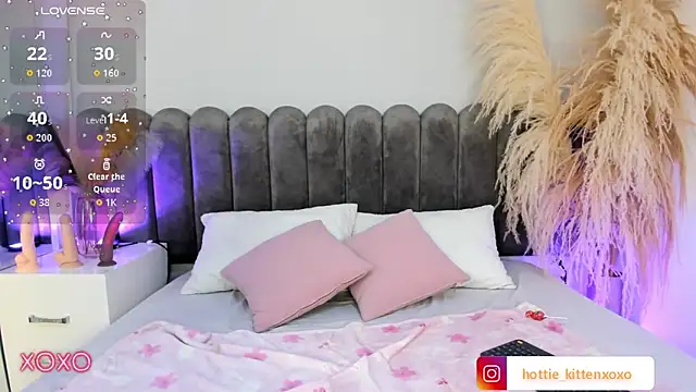 Viollet xoxo online show from 10, 9, 2025