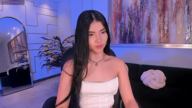 Snapshot of MiaLaurence chatting on 16, 12, 2025 MiaLaurence online show from 16, 12, 2025