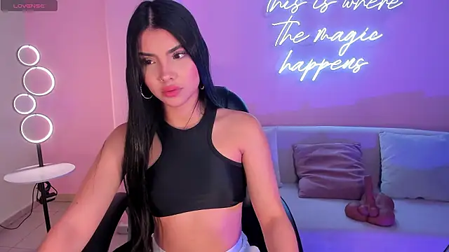 Snapshot of MiaLaurence chatting on 22, 2, 2026 MiaLaurence online show from 22, 2, 2026