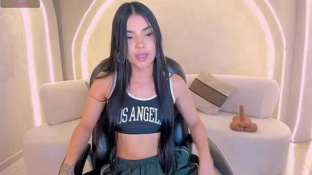 Snapshot of MiaLaurence chatting on 24, 2, 2026 MiaLaurence online show from 24, 2, 2026