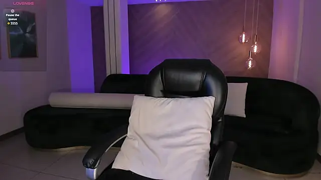 Snapshot of MiaLaurence chatting on 27, 2, 2026 MiaLaurence online show from 27, 2, 2026