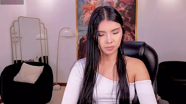 Snapshot of MiaLaurence chatting on 19, 5, 2026 MiaLaurence online show from 19, 5, 2026