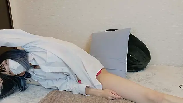 sarina at online show from 22, 11, 2025