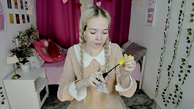 Snapshot of BellaMontgomery chatting on 30, 5, 2026 BellaMontgomery online show from 30, 5, 2026