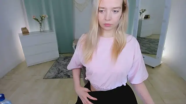 Snapshot of BellaMontgomery chatting on 2, 8, 2026 BellaMontgomery online show from 2, 8, 2026