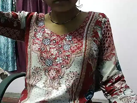 Snapshot of ROSE_GOLDE chatting on 18, 7, 2026 ROSE GOLDE online show from 18, 7, 2026