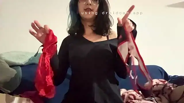 Snapshot of petitepeach6 chatting on 21, 2, 2026 petitepeach6 online show from 21, 2, 2026