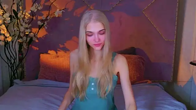 4example Chloe online show from 14, 10, 2025