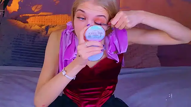 4example Chloe online show from 22, 10, 2025