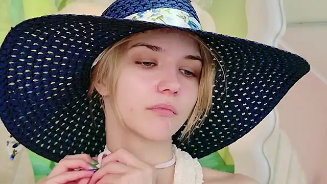 4example Chloe online show from 4, 7, 2026