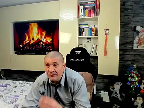 SpartacusDaddy48 online show from 18, 2, 2026