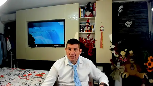 SpartacusDaddy48 online show from 11, 4, 2026