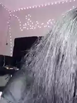 sweetnjuicyyy online show from 8, 11, 2025