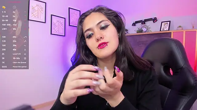 Snapshot of Azurra_amatto2 chatting on 8, 10, 2025 Azurra amatto2 online show from 8, 10, 2025