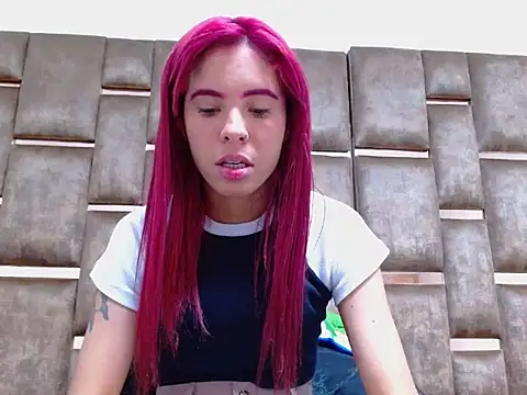 Snapshot of Alexahotz chatting on 11, 10, 2025 Alexahotz online show from 11, 10, 2025