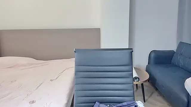 nini a online show from 25, 10, 2025