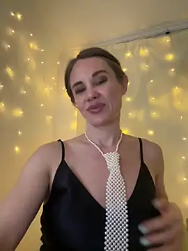 Snapshot of LucieMack chatting on 29, 6, 2026 LucieMack online show from 29, 6, 2026