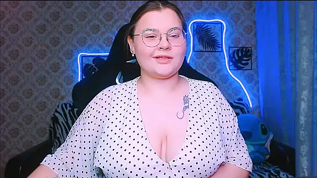 InLoveWithLife26 online show from 8, 11, 2025