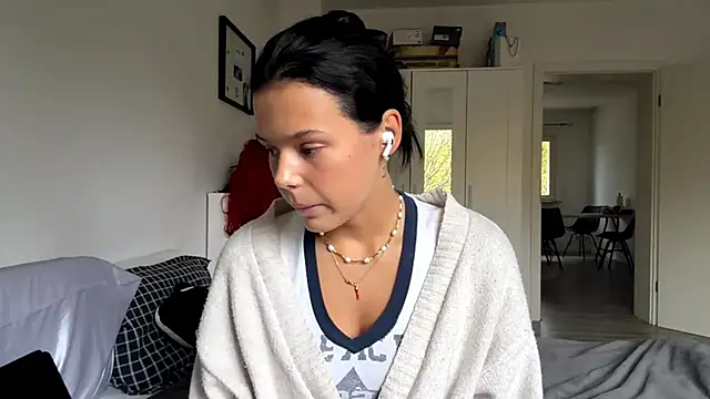 MaydaCornwall online show from 25, 10, 2025