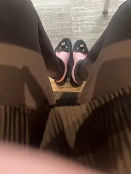 Snapshot of HiddenHoneyLDN chatting on 20, 10, 2025 HiddenHoneyLDN online show from 20, 10, 2025