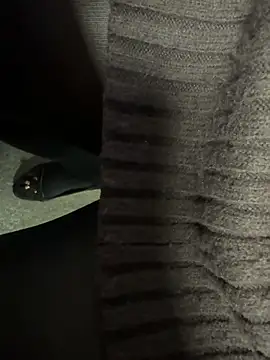 Snapshot of HiddenHoneyLDN chatting on 29, 10, 2025 HiddenHoneyLDN online show from 29, 10, 2025