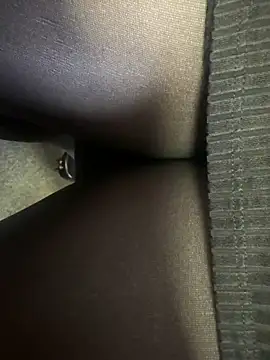 Snapshot of HiddenHoneyLDN chatting on 30, 10, 2025 HiddenHoneyLDN online show from 30, 10, 2025