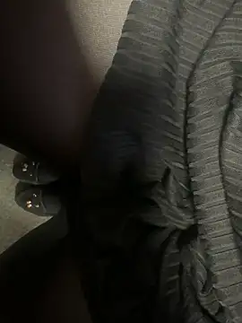 Snapshot of HiddenHoneyLDN chatting on 31, 10, 2025 HiddenHoneyLDN online show from 31, 10, 2025