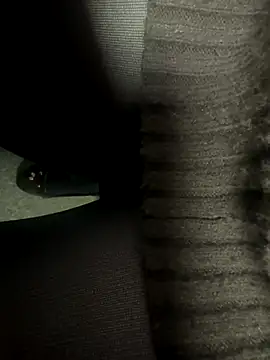 Snapshot of HiddenHoneyLDN chatting on 14, 11, 2025 HiddenHoneyLDN online show from 14, 11, 2025