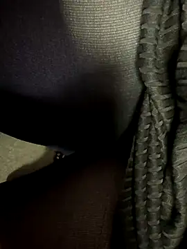 Snapshot of HiddenHoneyLDN chatting on 17, 11, 2025 HiddenHoneyLDN online show from 17, 11, 2025