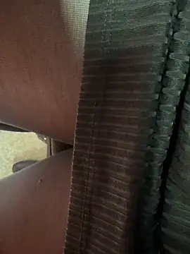 Snapshot of HiddenHoneyLDN chatting on 25, 11, 2025 HiddenHoneyLDN online show from 25, 11, 2025