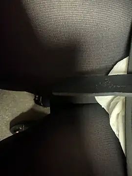 Snapshot of HiddenHoneyLDN chatting on 27, 11, 2025 HiddenHoneyLDN online show from 27, 11, 2025