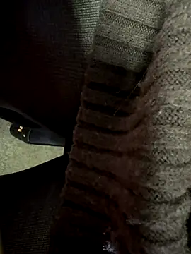 Snapshot of HiddenHoneyLDN chatting on 2, 12, 2025 HiddenHoneyLDN online show from 2, 12, 2025