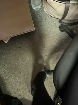 Snapshot of HiddenHoneyLDN chatting on 10, 2, 2026 HiddenHoneyLDN online show from 10, 2, 2026