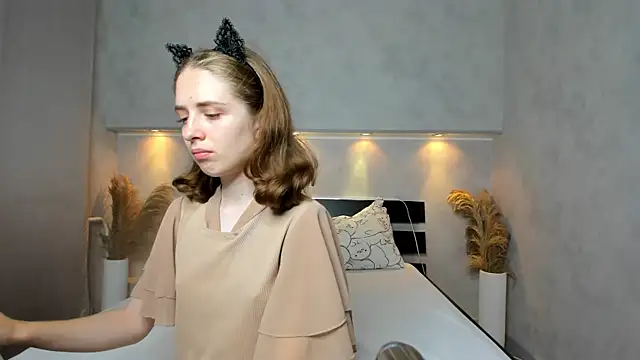 Camilla Kelly online show from 12, 9, 2025