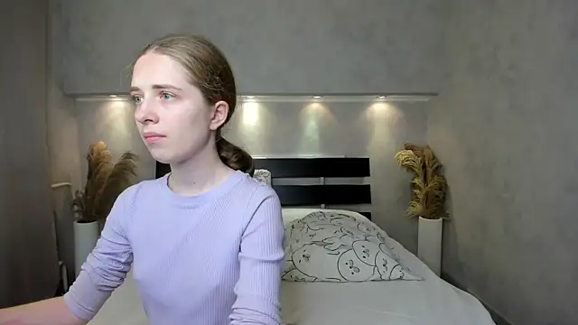 Camilla Kelly online show from 5, 10, 2025