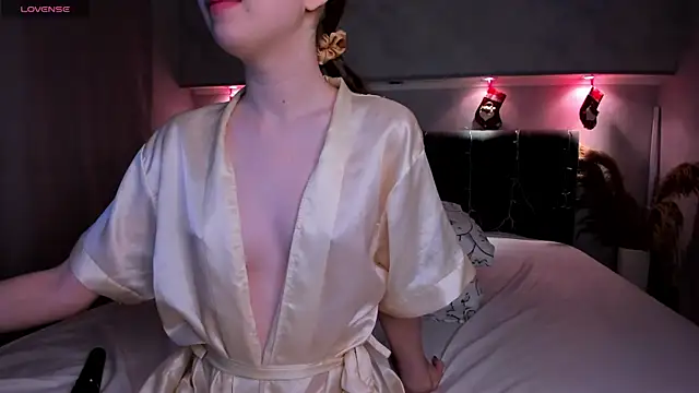 Snapshot of Camilla_Kelly chatting on 9, 2, 2026 Camilla Kelly online show from 9, 2, 2026