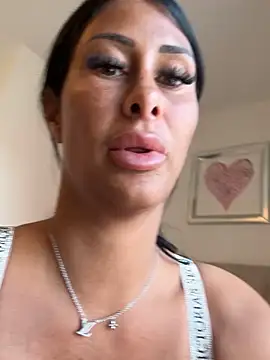 AriannaIsabellax online show from 21, 4, 2026