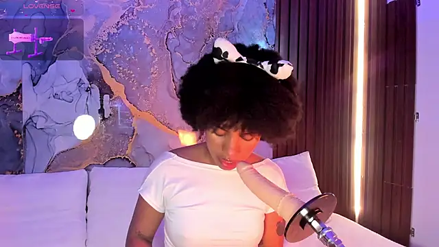 Lolalewis777 online show from 7, 10, 2025