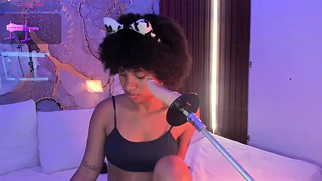 Lolalewis777 online show from 10, 10, 2025