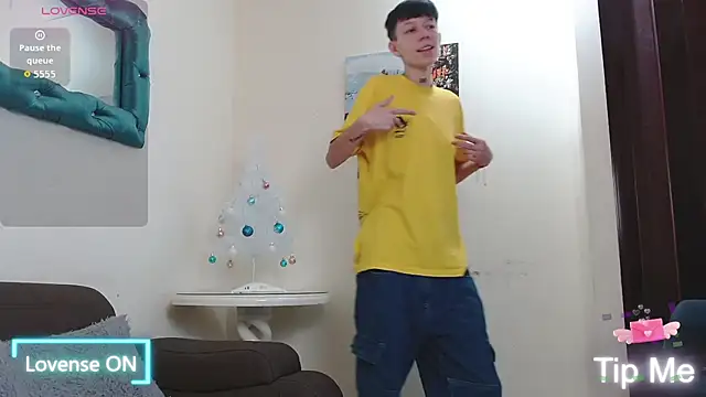 LiamBrown09 online show from 3, 12, 2025