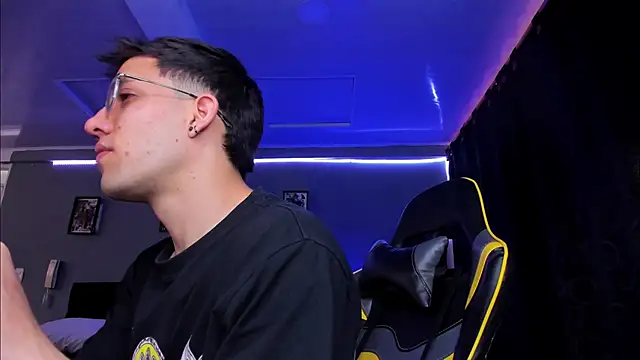 alexgiraldo   online show from 8, 11, 2025