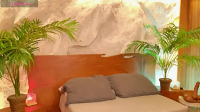 Snapshot of alisonn_moon chatting on 22, 4, 2026 alisonn moon online show from 22, 4, 2026