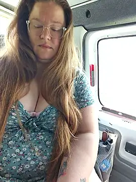 Snapshot of Love86Emily chatting on 10, 6, 2026 Love86Emily online show from 10, 6, 2026