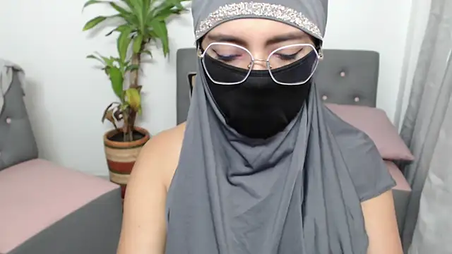 Snapshot of jade_nassar chatting on 23, 9, 2025 jade nassar online show from 23, 9, 2025