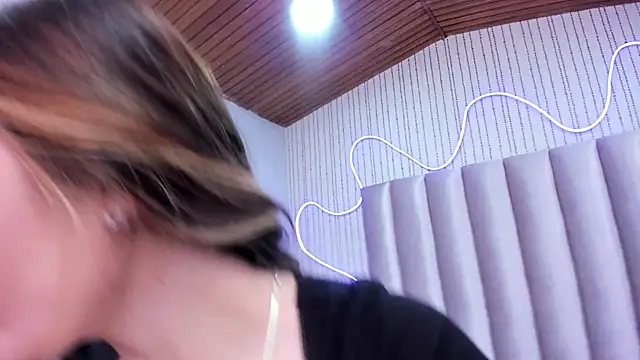 SamanthaPeachss online show from 3, 12, 2025