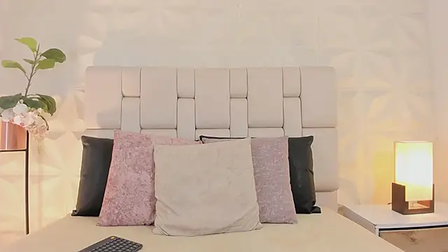 Snapshot of scarlettadams__ chatting on 18, 11, 2025 scarlettadams online show from 18, 11, 2025